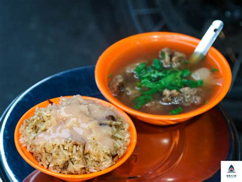 三條路|【萬華美食】三條路油飯排骨酥湯，深夜兩點半就開始營業三輪餐。